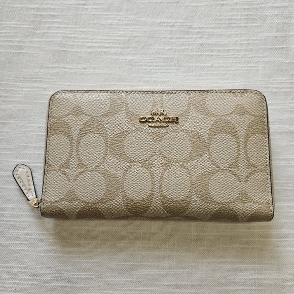 Coach Tan Signature Zip Wallet - Picture 1 of 3